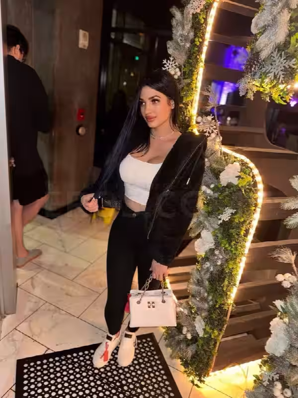Escort Prada / Yohanna in Atlanta, GA
