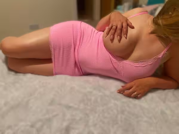 Escort/Massage Laura / Gabriela in Chicago, IL
