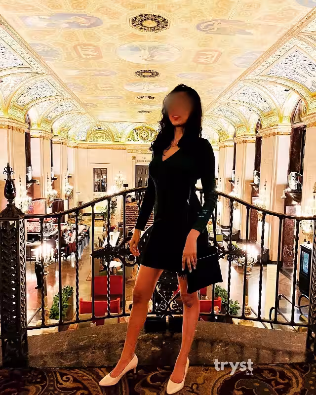Escort Zarah in Chicago, IL