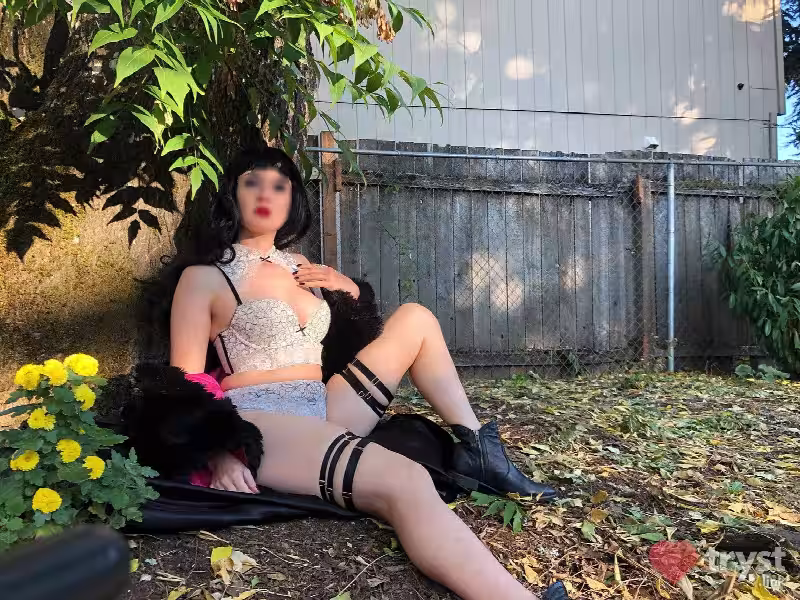 Escort/Massage/S&M Curiosity Rose Thorne in Denver, CO