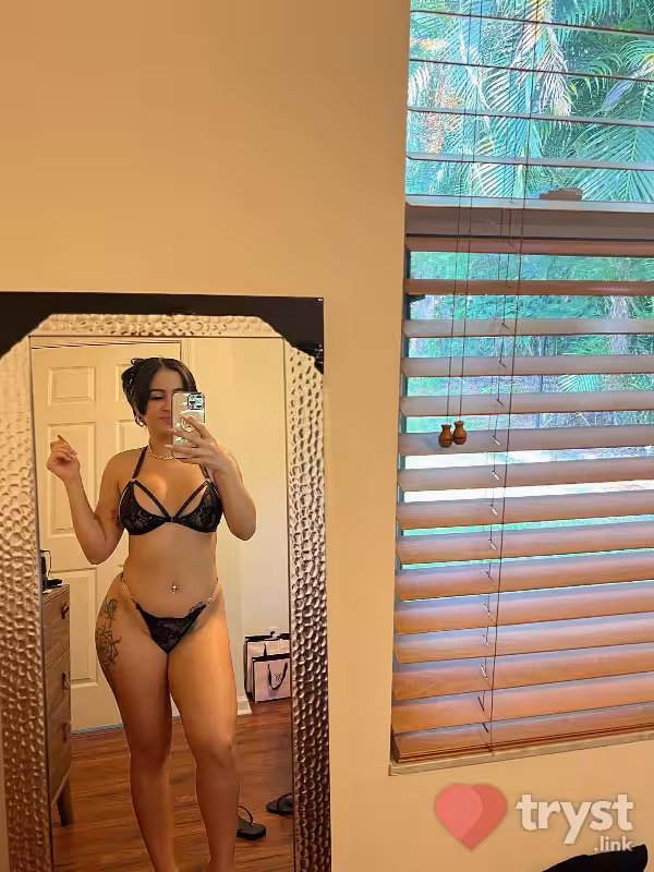 Escort Ashley in Fort Pierce, FL