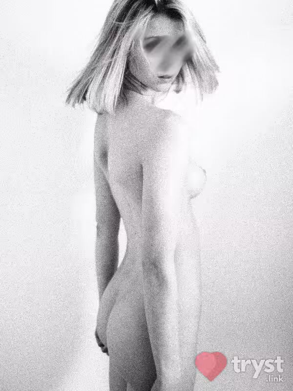 Massage Dasha Wolfe in Los Angeles, CA
