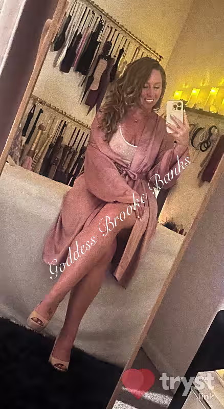 Massage Brooke Banks in San Diego, CA
